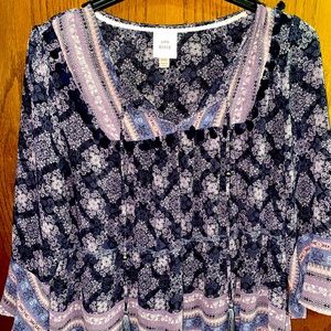 Knox Rose flowy blouse.